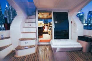Riviera Leisure Yachts Dubai - Tap to explore photos
