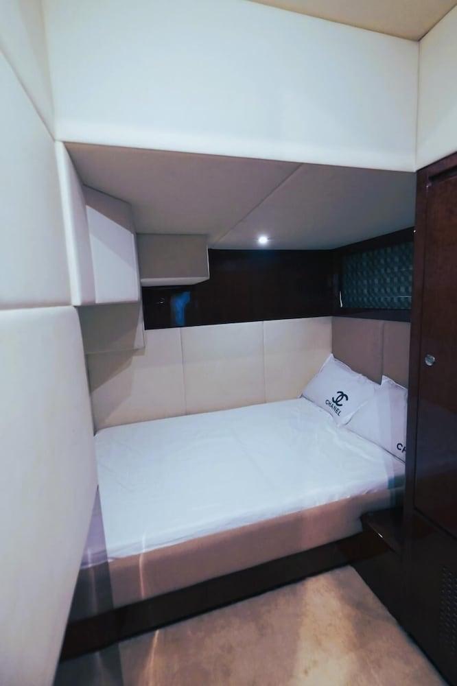 Riviera Leisure Yachts Dubai - Tap to explore photos