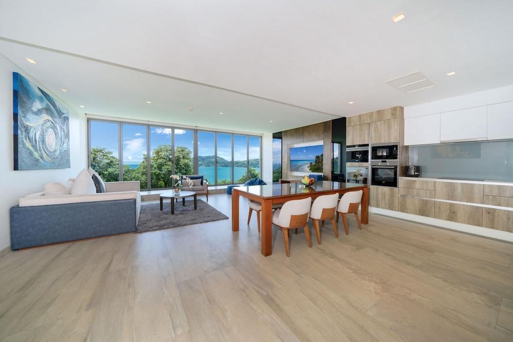 SeaView 3BR Apartment 812 in BluePoint - Tap to explore photos