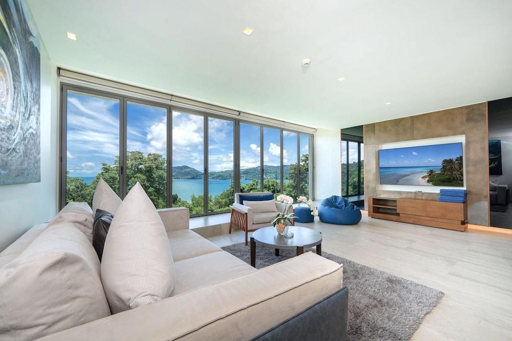 SeaView 3BR Apartment 812 in BluePoint Room Type - Design Condo, 3 Bedrooms, Sea View