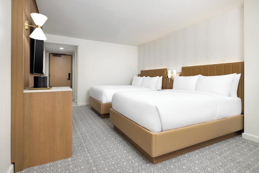Hyatt Regency Times Square Room Type - Room, 2 Double Beds, Accessible Bathtub, Corner Hyatt Regency Times Square Room Type - Room, 2 Double Beds, Accessible Bathtub, Corner