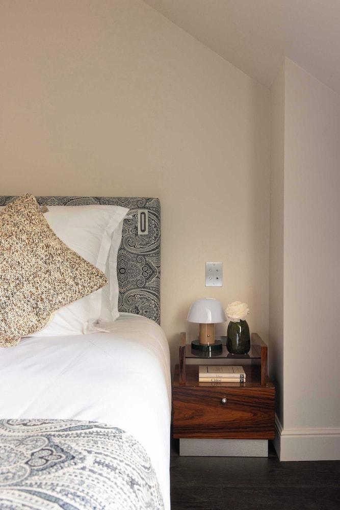 Hotel Palais Bourbon - Tap to explore photos