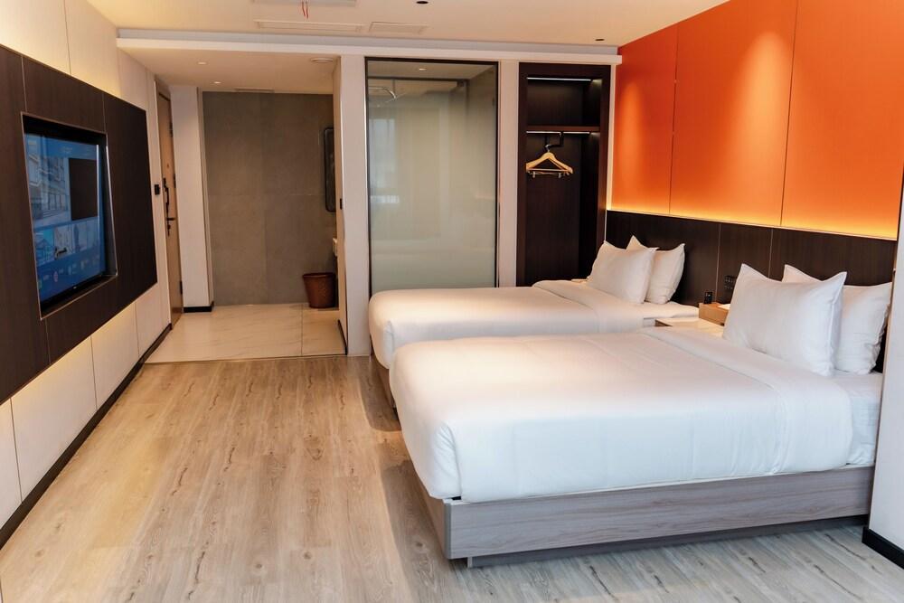 Jiuding Joy Hotel Room Type - Deluxe Twin Room