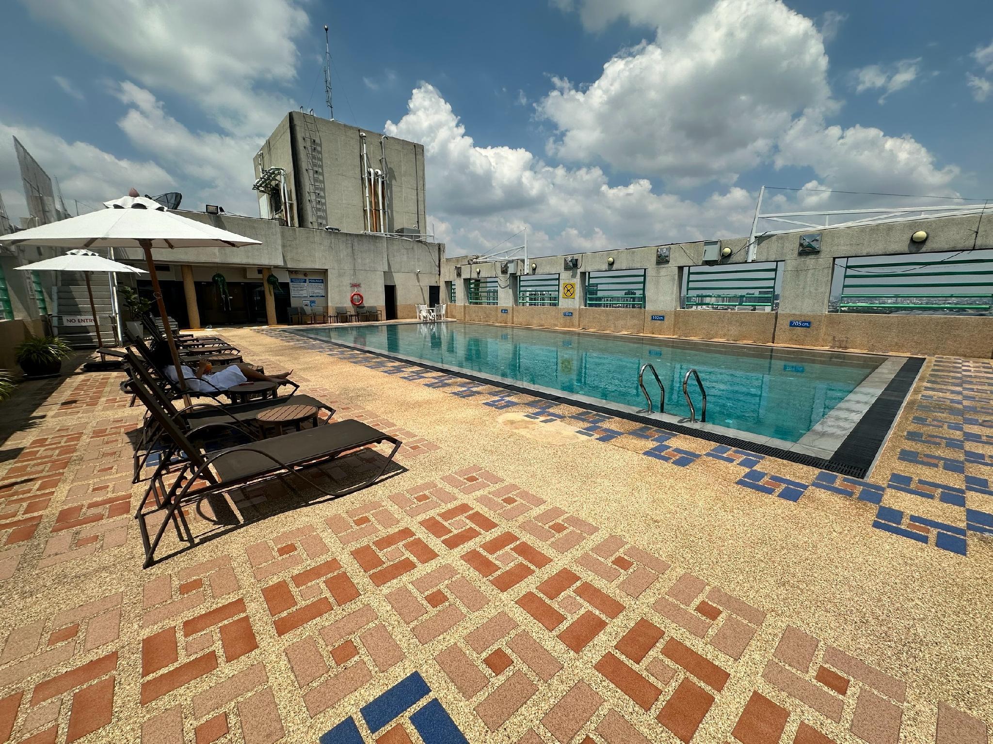 Grand Tower Inn Rama VI Hotel - Tap to explore photos