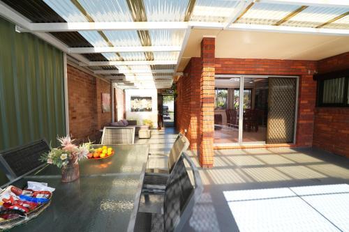 3BR Home with Pool Near Shops, M5 & Train Stations - Tap to explore photos