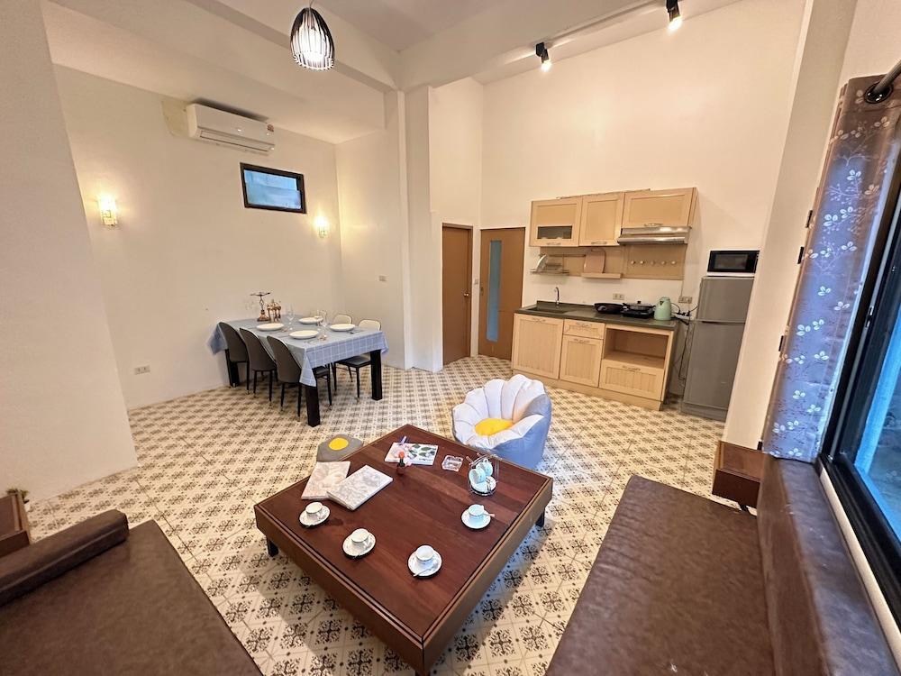 Plan B house Room Type - Family Suite, Lanai, Courtyard View