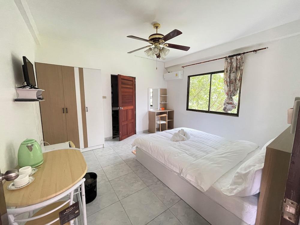 Plan B house Room Type - Economy Double Room, Lanai, Courtyard View Plan B house Room Type - Economy Double Room, Lanai, Courtyard View