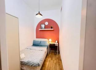 Niche Double Partition Room in Tecom Near Metro Room Type - Double Economy