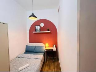 Niche Double Partition Room in Tecom Near Metro - Tap to explore photos