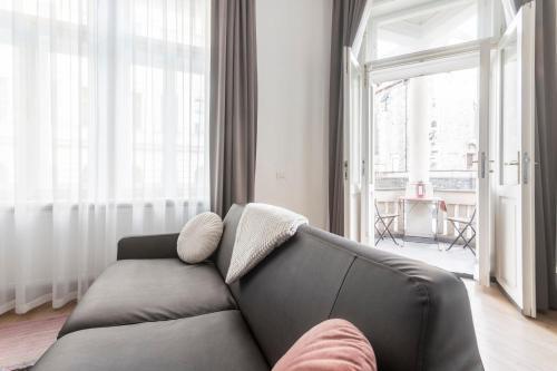 Riverside Palace Apartments Room Type - King Suite with Balcony