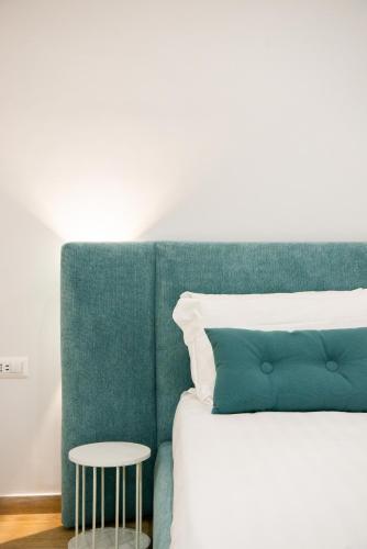 Ventuno Dei Luxury Suites - San Giovanni - Tap to explore photos