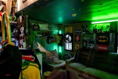 Vibes Hostel Bangkok - Tap to explore photos