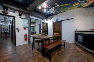 Vibes Hostel Bangkok - Tap to explore photos