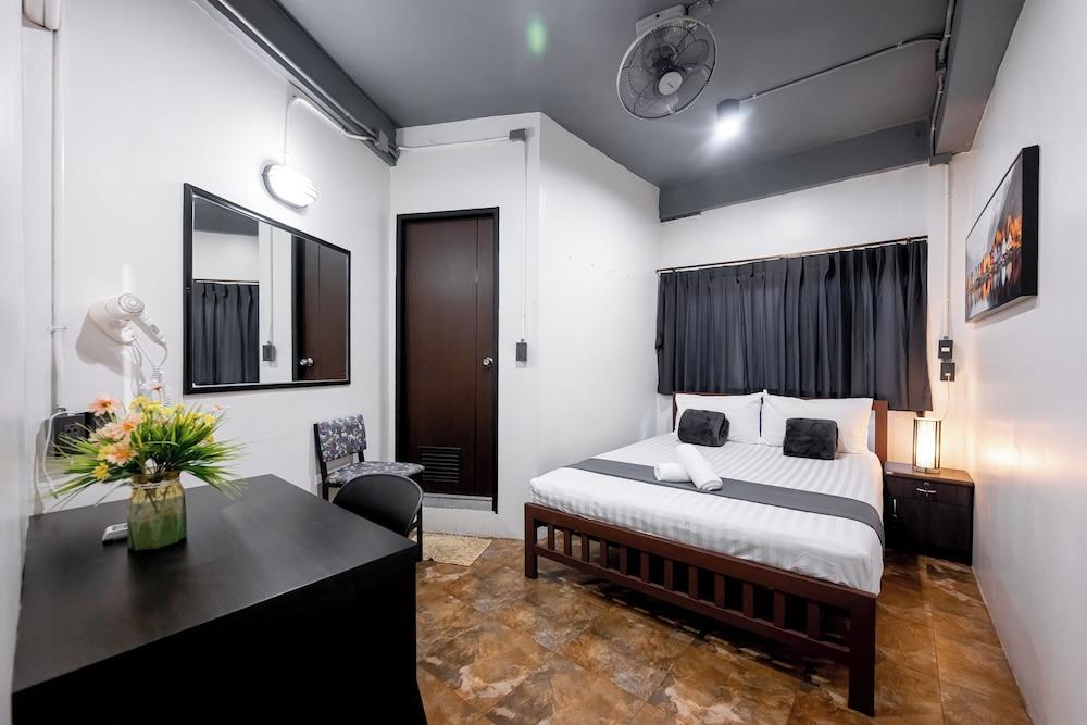 Vibes Hostel Bangkok Room Type - Standard Room