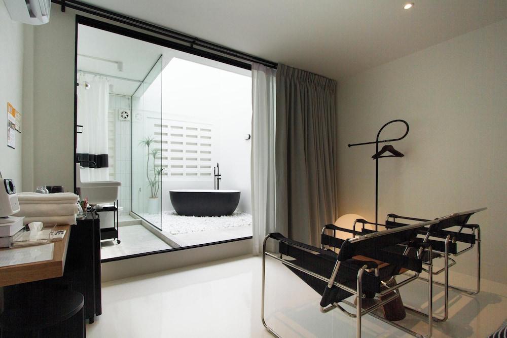 Dear Sunday Hometel Bangkok Room Type - Deluxe Room With Bathtub