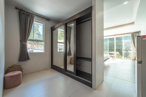 Little Kamala Hill Room Type - King Room with Garden View