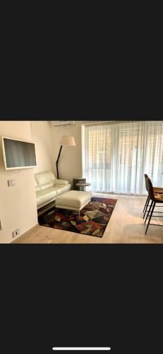 Monolocale San Giovanni con Balcone a 50 m dalla metro Room Type - One-Bedroom Apartment