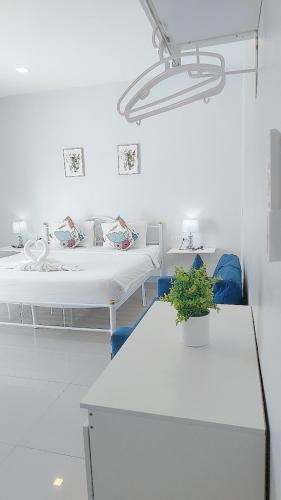 Cinderella Residence Room Type - Apartment with Balcony