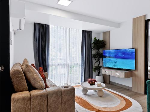 Dee Residence Phuket - 2-Bedroom Apartment - Tap to explore photos