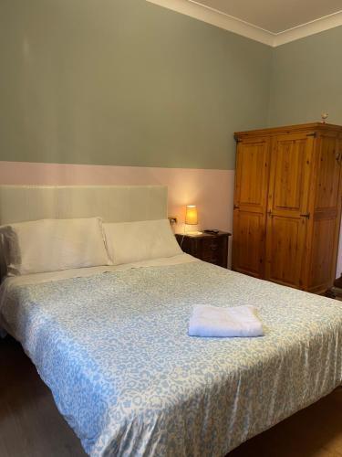 Ines Guest House - Tap to explore photos