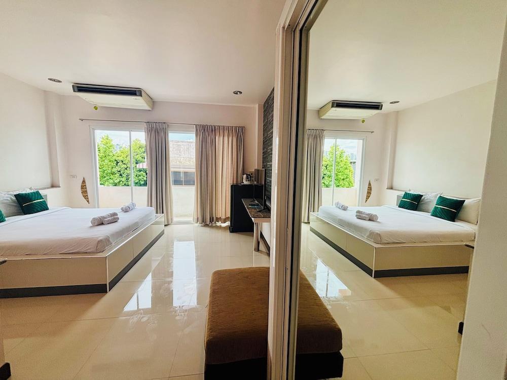 Ree Riverside hotel Room Type - Luxury Double Room