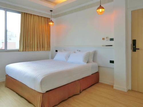 Sira Boutique, Patong - Tap to explore photos