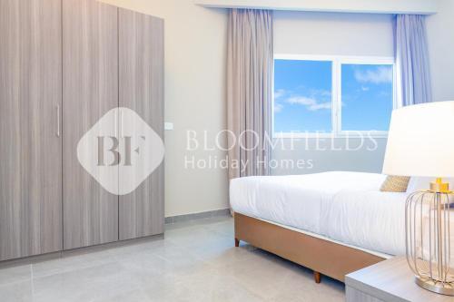 Bloomfields Deluxe 1Br with Balcony Leonardo - Tap to explore photos