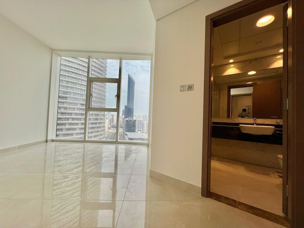 OYO HOME 1473 2 BHK Apartment - Tap to explore photos
