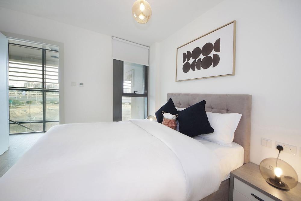 Bloomfields Luxury 2BR Duplex Raha Loft