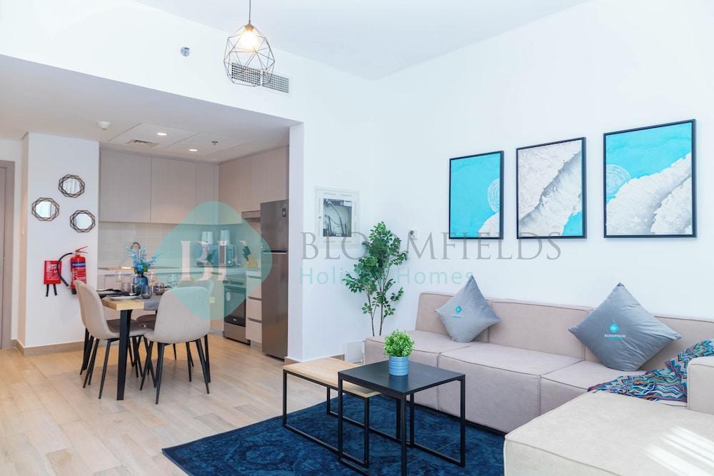 Bloomfields Fantastic 1BR in Waters edge - Tap to explore photos