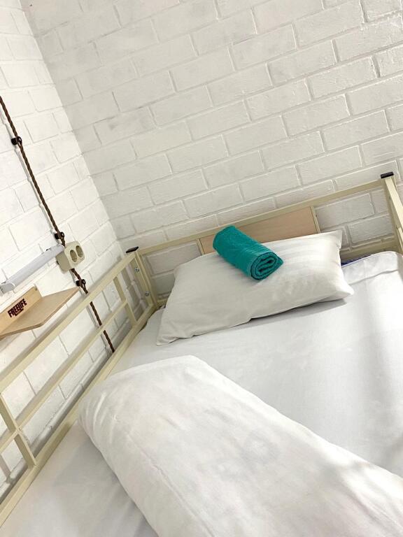 Free Life Hostel