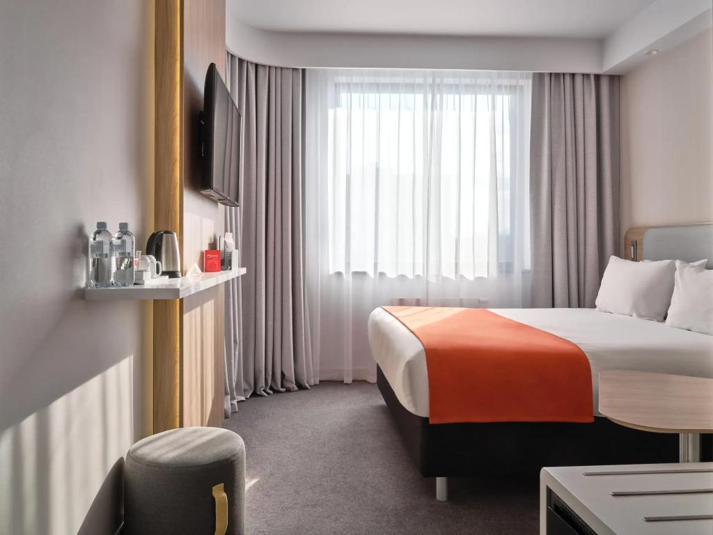 Pana White Moscow Hotel - Tap to explore photos