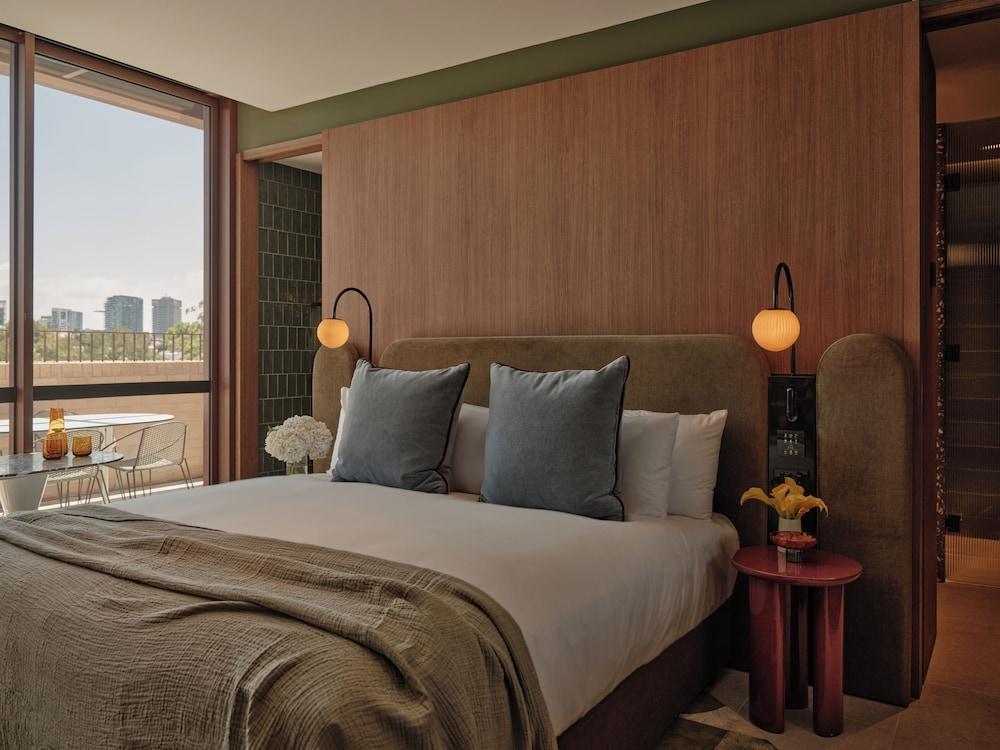The EVE Hotel Sydney Room Type - Sunset Suite