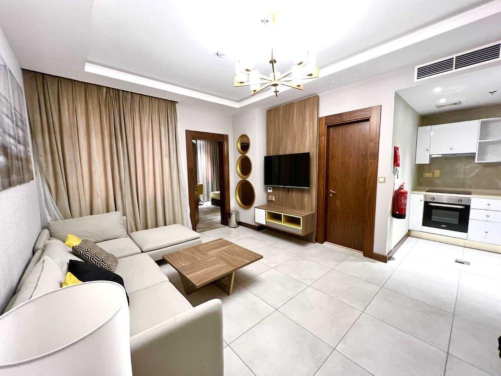 Abraj INN Royal 3