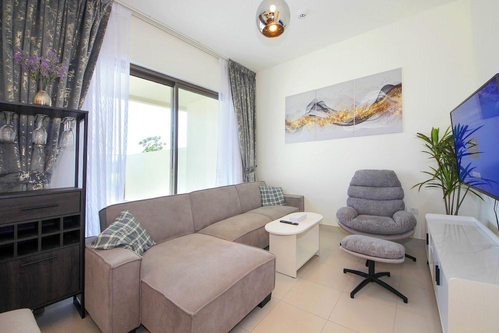 Spacious 3BHK Townhouse-Emaar South Golf - Tap to explore photos
