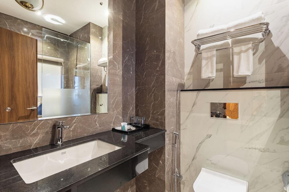 Sara Sadan Boutique Hotel Room Type - Deluxe Twin Room, Balcony, City View