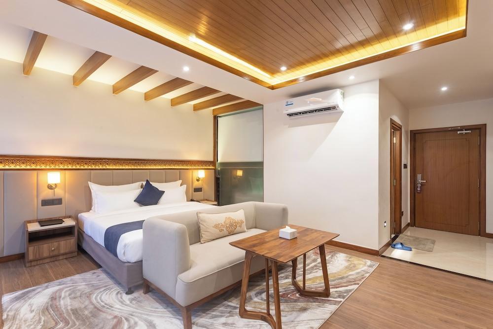 Sara Sadan Boutique Hotel Room Type - Junior Suite, Balcony, City View