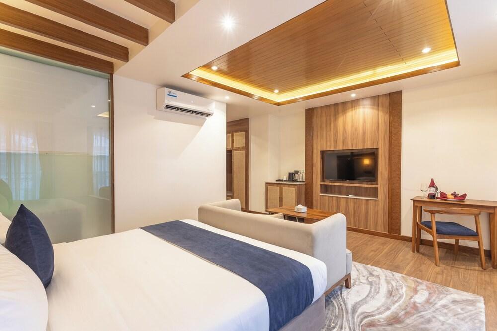 Sara Sadan Boutique Hotel Room Type - Junior Suite, Balcony, City View