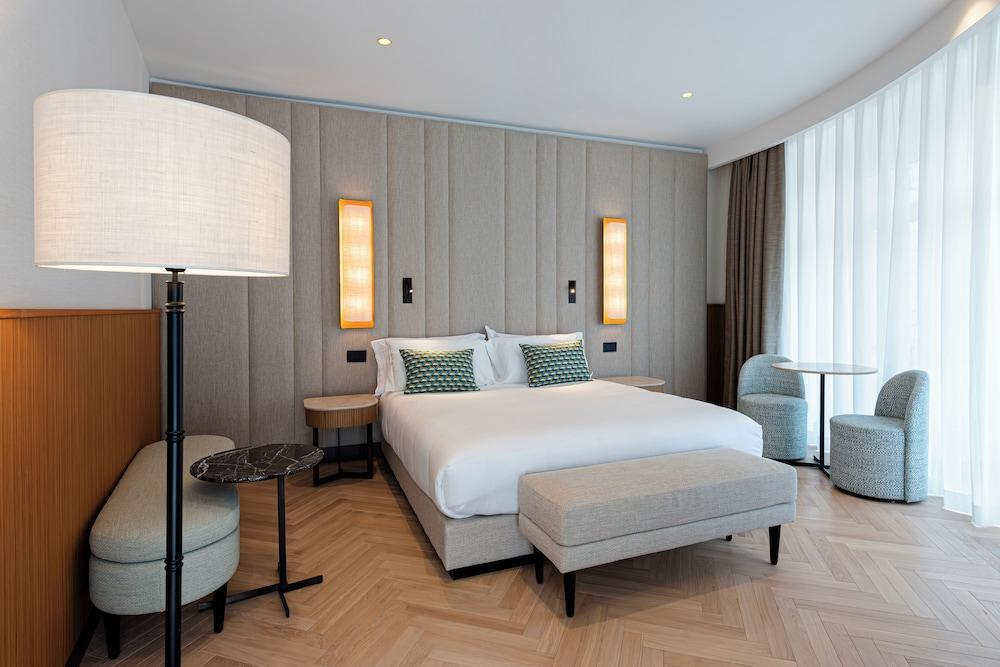 Circle6 Rome Room Type - Suite, 1 Bedroom, City View, Corner