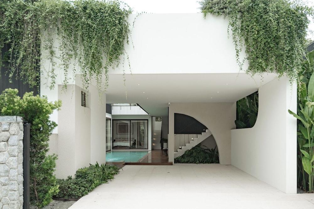 Tree O'clock Pool Villa - Phuket Room Type - Luxury Villa, 4 Bedrooms, Private Pool