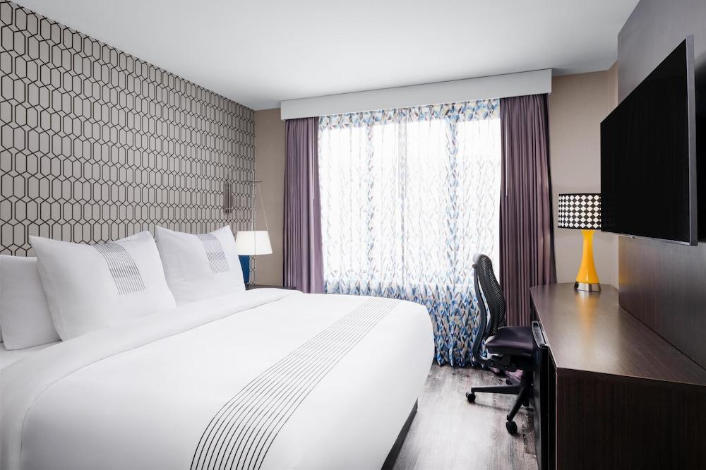 GLō Best Western Bronx NYC Room Type - Standard Room, 1 King Bed, Accessible, Non Smoking GLō Best Western Bronx NYC Room Type - Standard Room, 1 King Bed, Accessible, Non Smoking