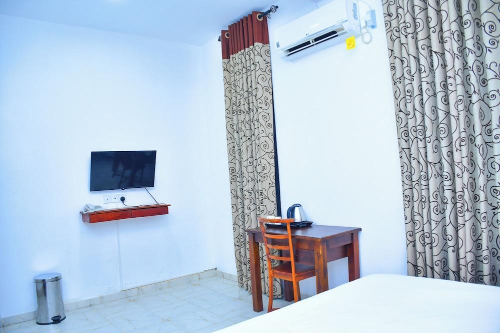 Ez Stay Guesthouse Room Type - Family Double Room, Balcony