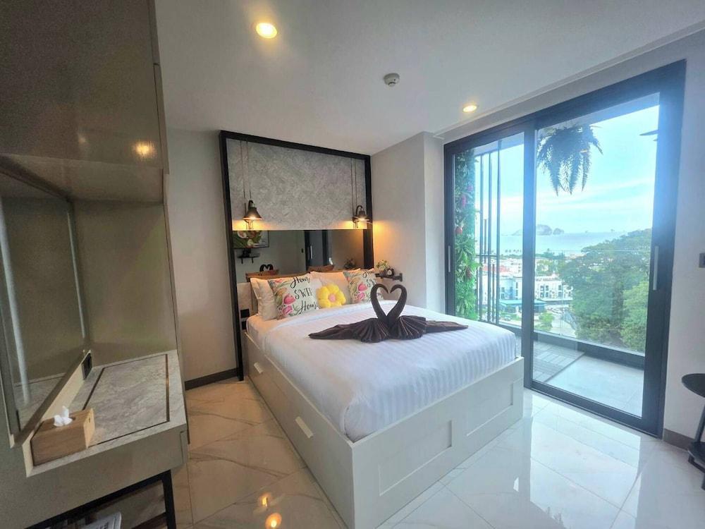Room-a305 - 1 Bdr Condo With Sea View, A - Tap to explore photos