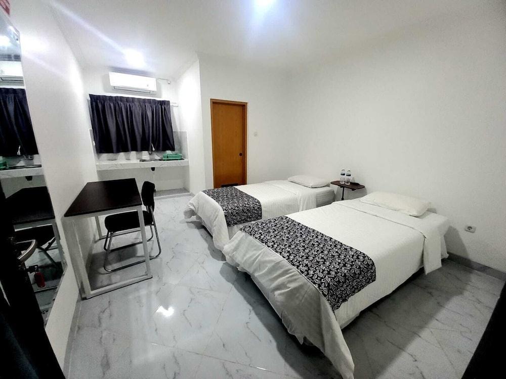 Hotel Wisma Syariah Room Type - Standard Double or Twin Room