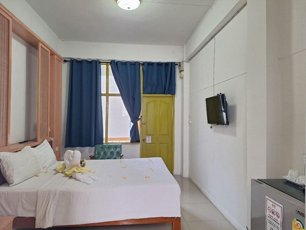 Happy 2 Hotel Pratunam Room Type - Double Room