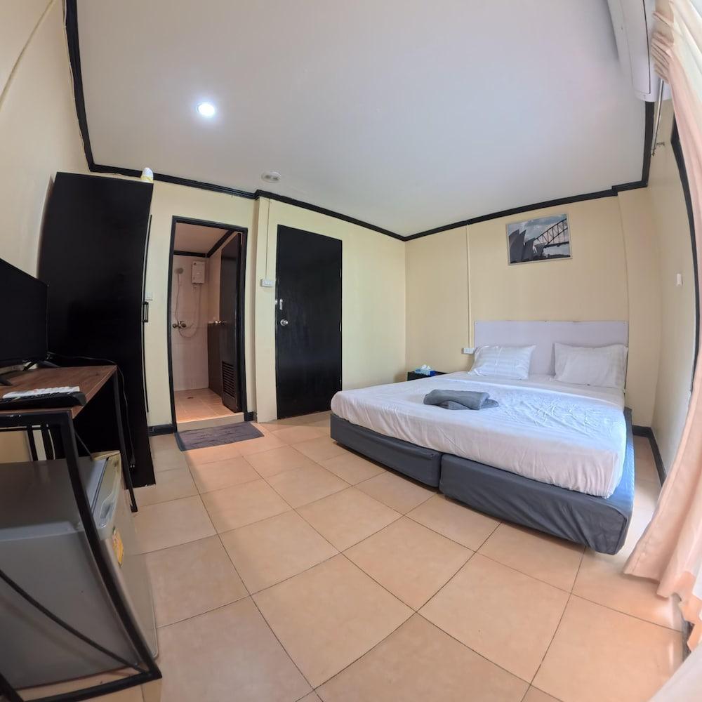 Stay 94 Patong Room Type - Basic Single Room, City View