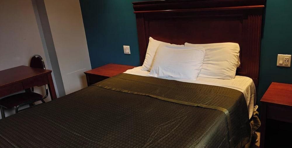 Queensway Motel Room Type - Standard Single Room, Non Smoking