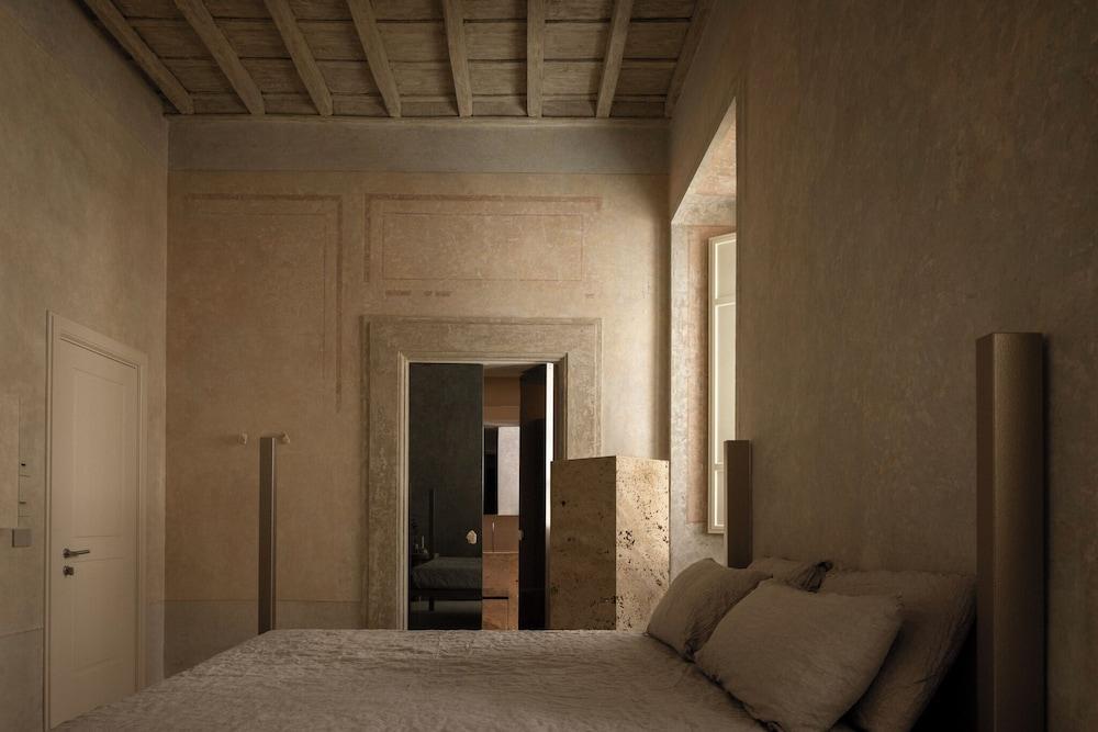 Nomos Hotel Room Type - Superior Double Room