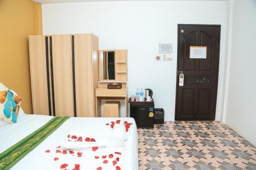 Burning Flame Hotel Patong Room Type - Standard Double Room