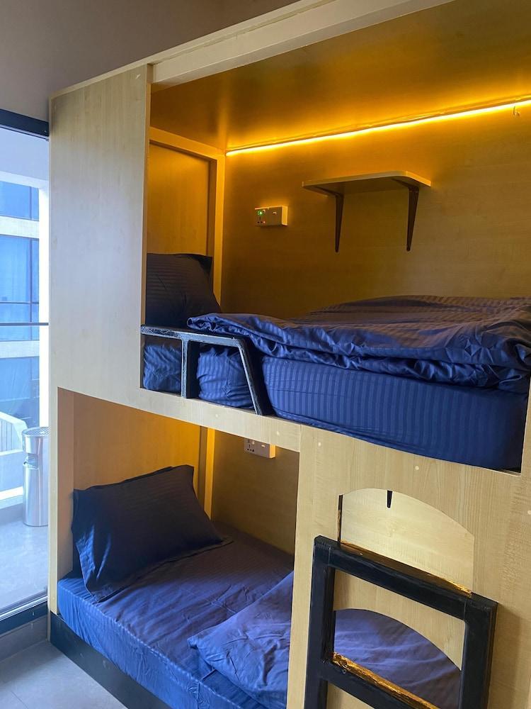 Urban Panda Hostel World Trade Centre